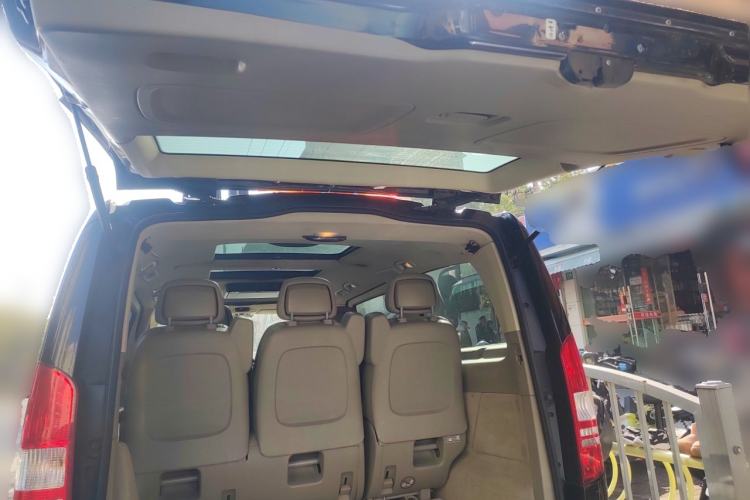 Used Mercedes-Benz Viano 2011 2.5L Prestige Edition