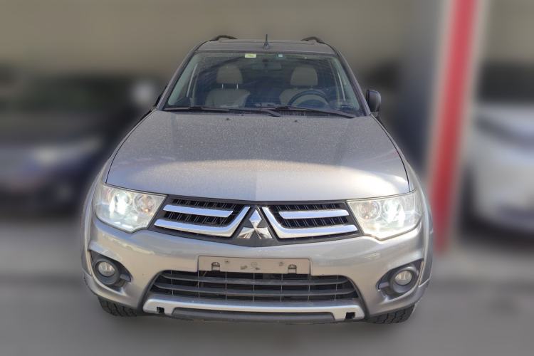 Used Mitsubishi Pajero Sport 2013 3.0L Automatic Two-Wheel Drive Luxury Edition Front