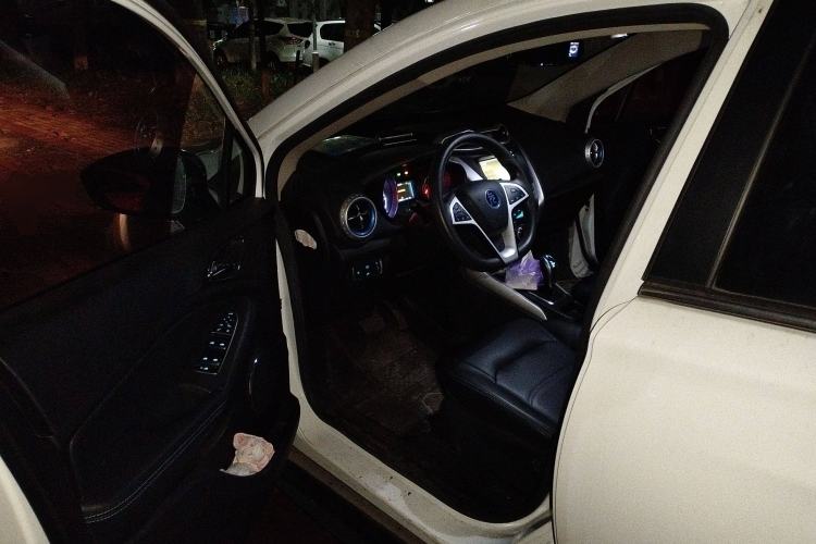 Used BYD Yuan New Energy 2019 EV360 Smart Connect Leading Model Left Front Seat