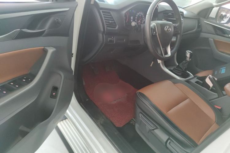 Used SAIC MAXUS T70 2019 2.0T Diesel Manual Two-Wheel Drive Comfort Version with Long Body and High Ground Clearance
