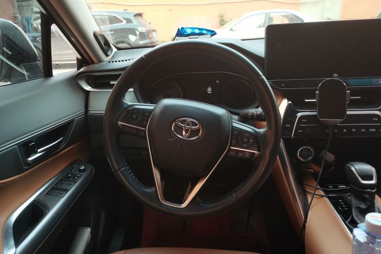 Used Toyota Venza 2022 Dual-Engine 2.5L CVT Two-Wheel Drive Prestige Edition