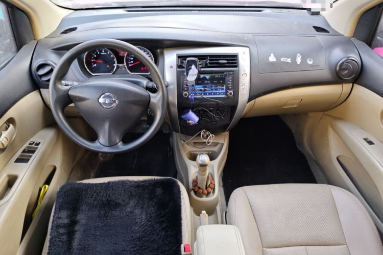 Used Nissan Livina 2013 1.6XE Manual Comfort Edition
