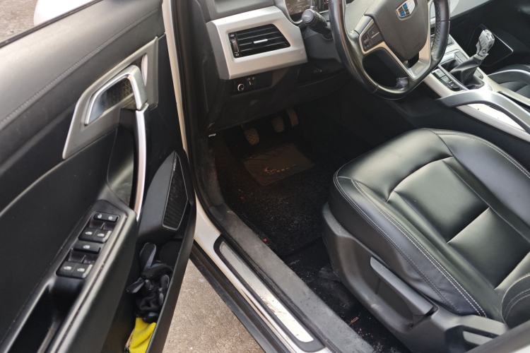 Used Geely Auto Emgrand X7 Sport 2016 2.0L Manual ZhiShang Version
