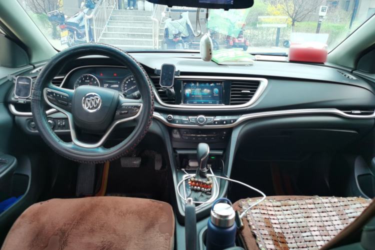 Used Buick GT 2019 18T Automatic Connected Elite Model China VI Standard Center Console