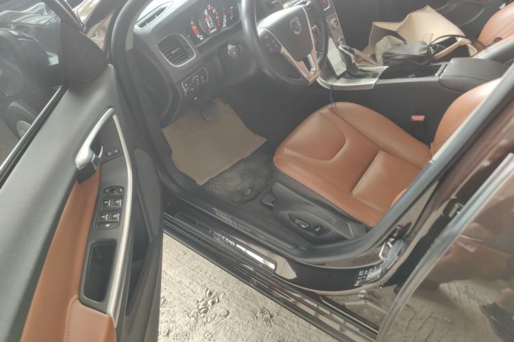 Used Volvo S60 2018 S60L T4 Zhiyuan Edition
