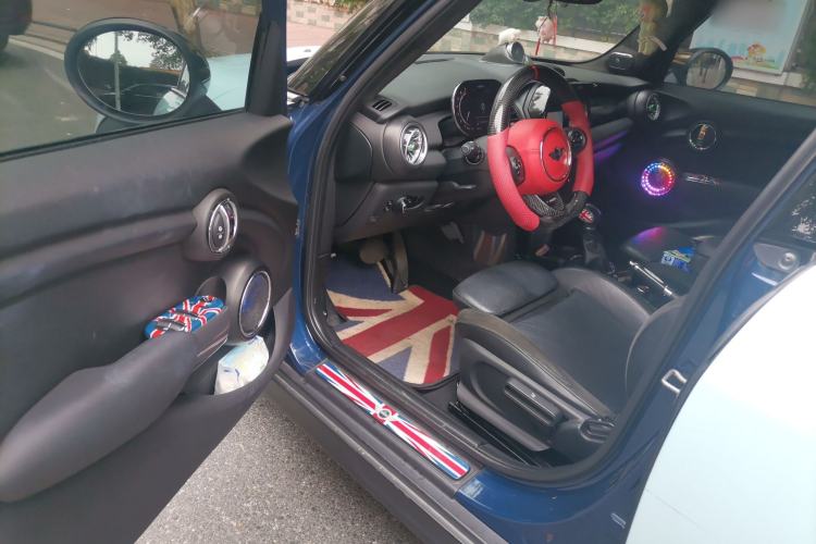 Used MINI 2015 1.5T COOPER Fun Five-Door Edition
