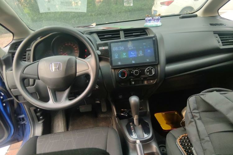 Used Honda Fit 2018 1.5L CVT Comfort Version Center Console