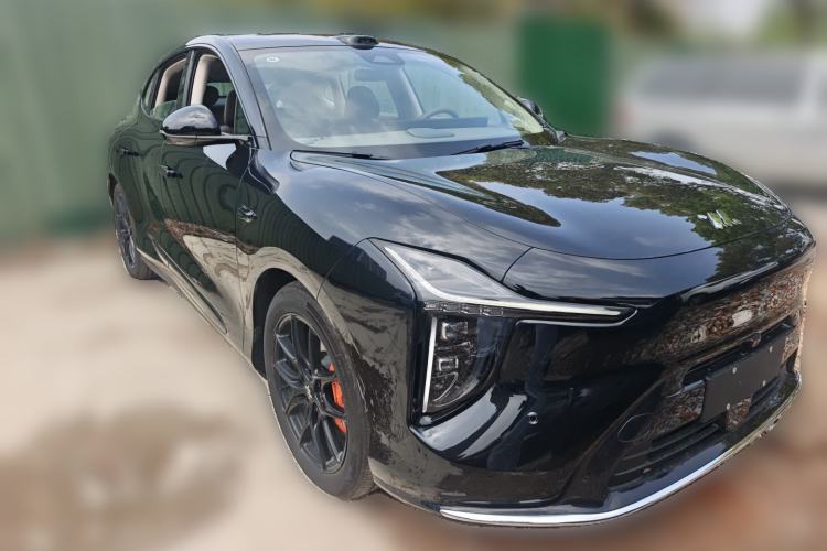 Used IM LS6 2026 Model Range-Extending 66 Max+ Front Right 45 Deg