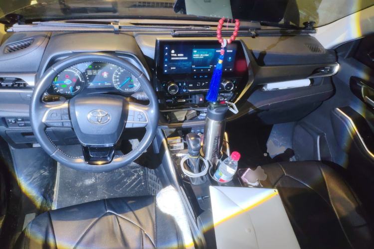 Used Toyota Highlander 2023 2.5L Smart Electric Hybrid Dual-Engine 4x4 Knight Edition 7 Seats Center Console