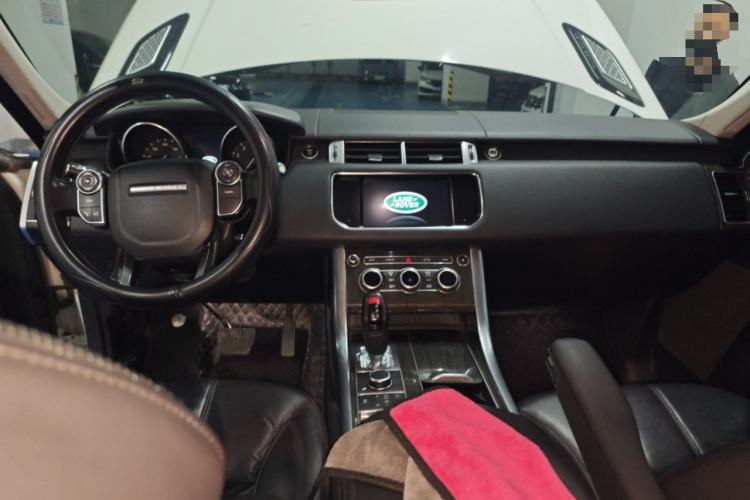 Used Land Rover Range Sport 2016 3.0 SC V6 HSE Center Console