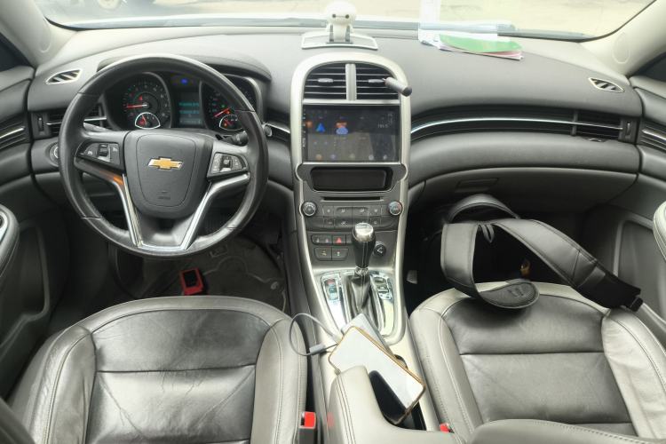 Used Chevrolet Malibu 2014 2.0L Automatic Luxury Edition Center Console