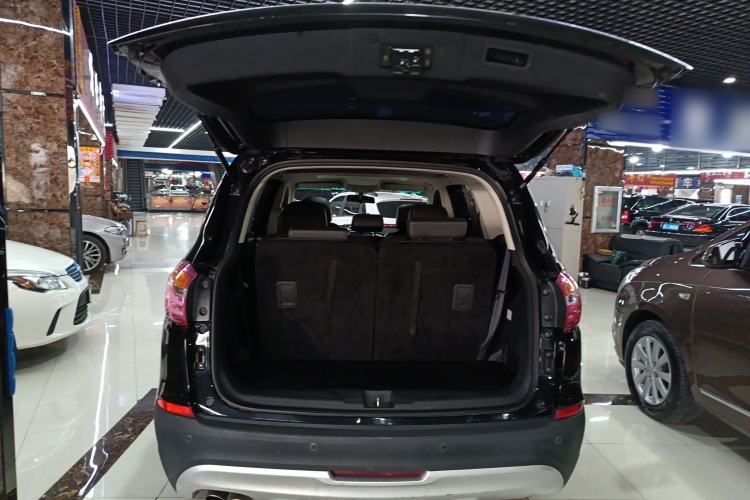 Used SWM X7 2016 1.5T Manual Luxury Edition 7 Seats Trunk