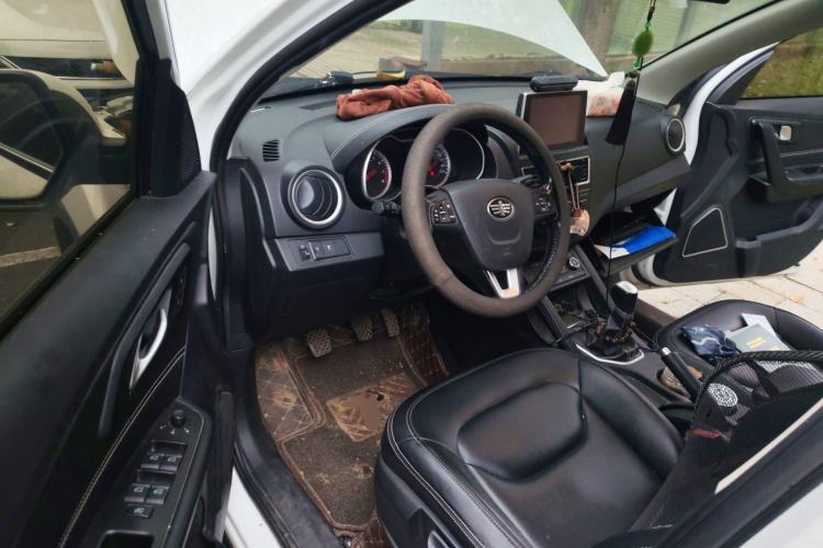 Used Bestune X40 2018 Internet Celebrity Edition 1.6L Manual Luxury Version
