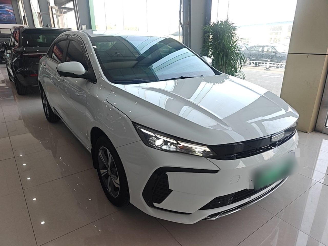 Geely Auto Emgrand L HiP 2024 Longteng Edition 1.5TD-DHT Pro 100KM Superior Model — снимка 3
