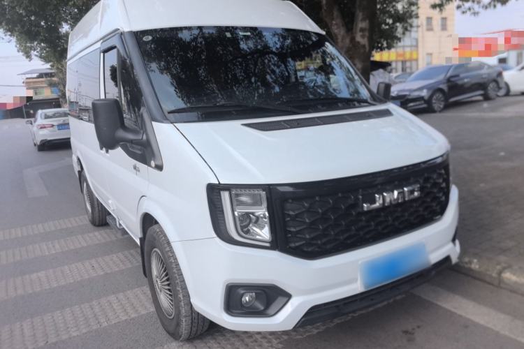 Used JMC Fushun 2023 2.0T Automatic Short-Wheelbase Mid-Top Commercial Multi-Purpose 6-Seater Passenger Vehicle Front Right 45 Deg