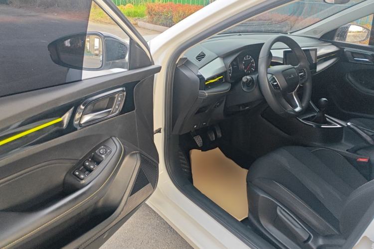 Used Roewe i5 2021 1.5L Manual Platinum Edition