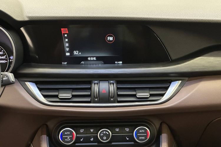 Used Alfa Romeo Stelvio 2017 2.0T 200HP Luxury Edition
