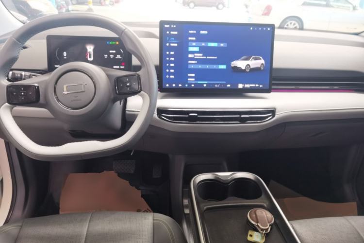 Used Bestune Yueyi 03 2025 565km Premium Edition Center Console