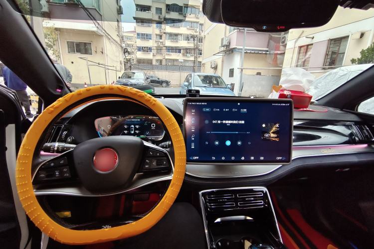 Used BYD Tang New Energy 2022 DM-i 252km Luxury Model Center Console