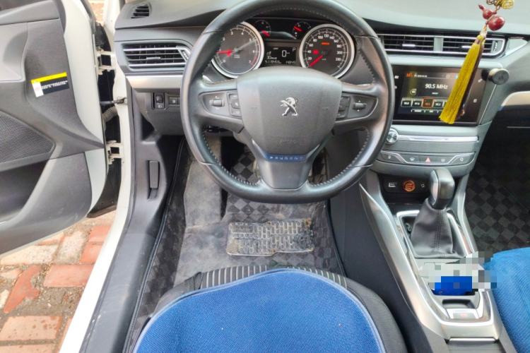 Used Peugeot 408 2014 1.8L Automatic Luxury Edition Steering Wheel