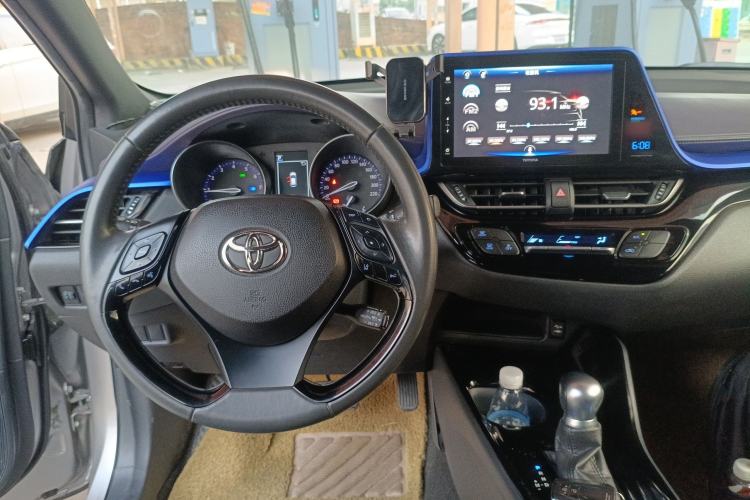 Used Toyota IZOA 2018 2.0L Yichi Version China VI Standard Center Console