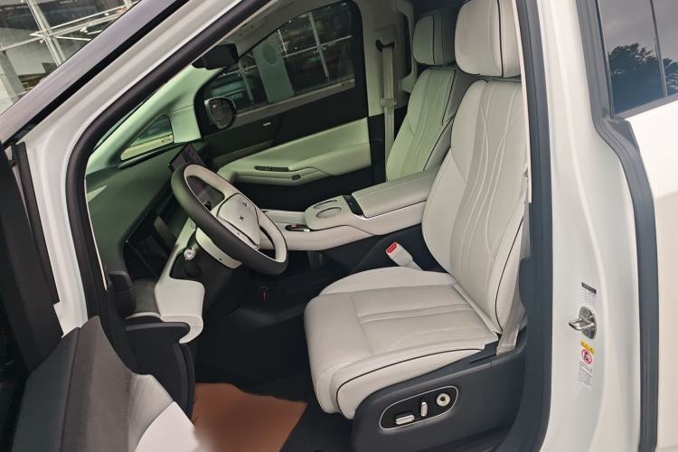 Used XPeng X9 2025 650 Long-Range Max
