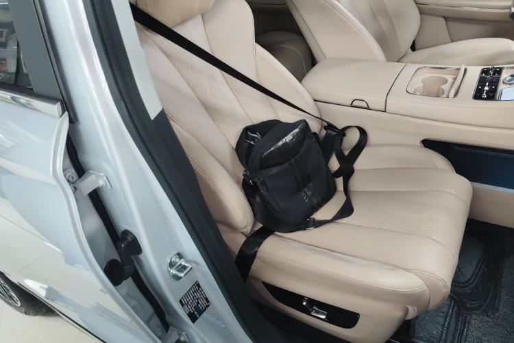 Used JETOUR Shanhai L9 2025 1.5TD 2DHT Flagship Edition 6 Seats Right Front Seat