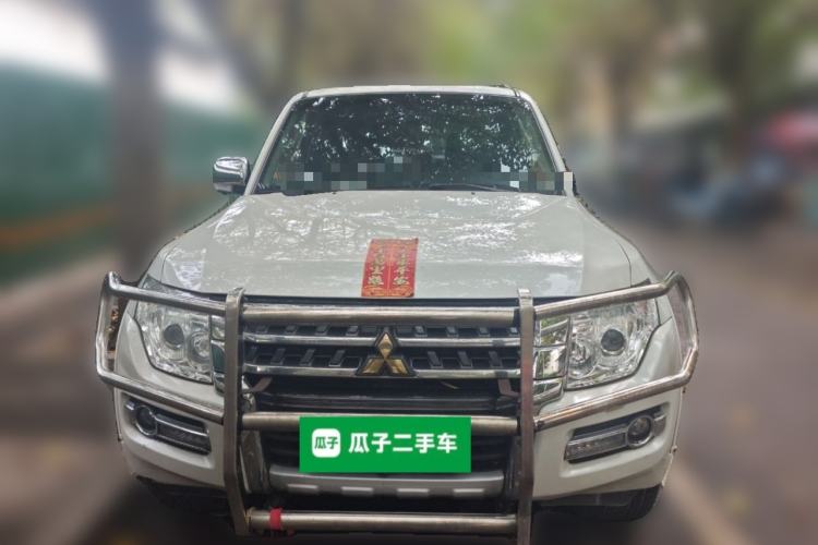 Used Mitsubishi Pajero 2016 3.0L Automatic Prestige Version China V Standard Front
