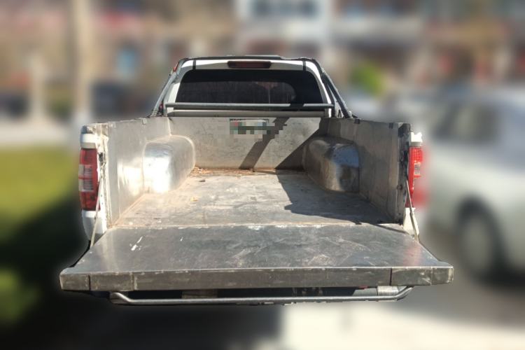 Used Higer Longwei 2015 2.8T Diesel Manual Two-Wheel Drive Big Double Classic Edition JE493
