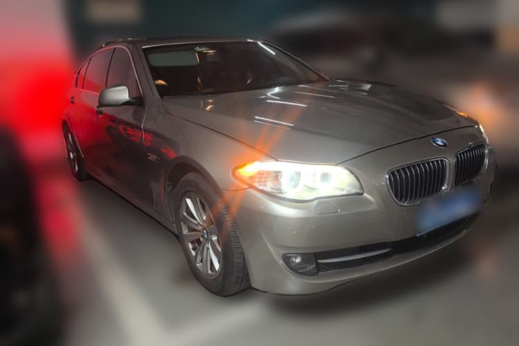 Used BMW 5 Series 2013 525Li Luxury Model Front Right 45 Deg