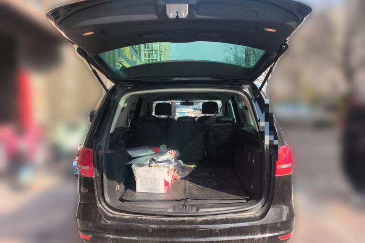 Used Volkswagen Sharan 2013 1.8TSI Comfort Model Euro IV Trunk