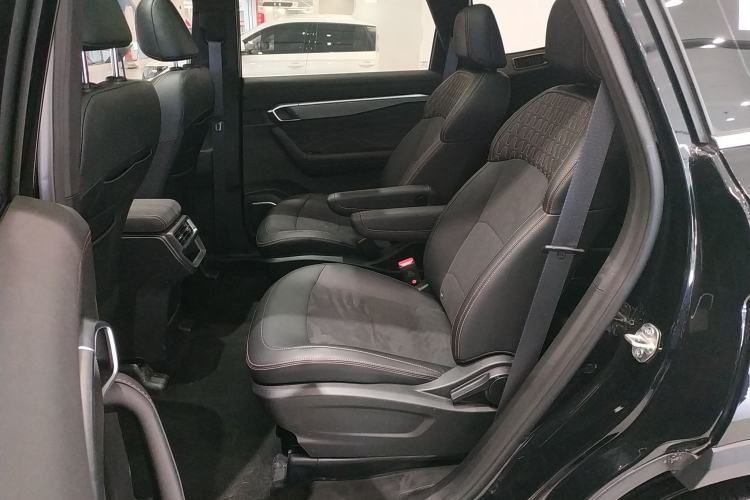 Used Geely Auto Haoyue L 2025 2.0T DCT Luxury Edition