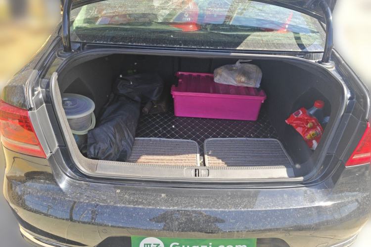 Used Volkswagen Magotan 2015 Facelift 1.8TSI Luxury Model Trunk