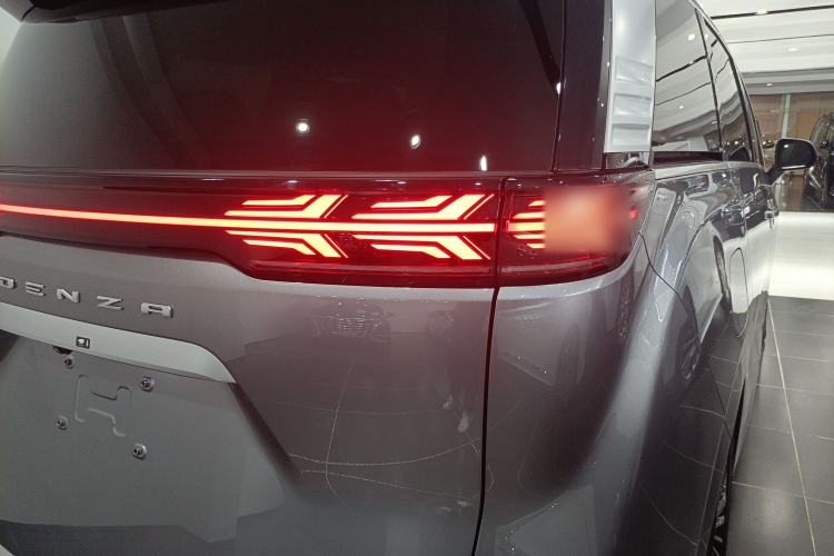 Used Denza D9 2022 DM-i 970 Four-Wheel Drive Flagship Model