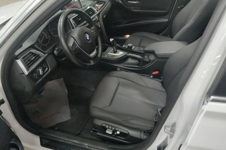 Used BMW 3 Series 2017 320Li Fashion Model Left Front Seat