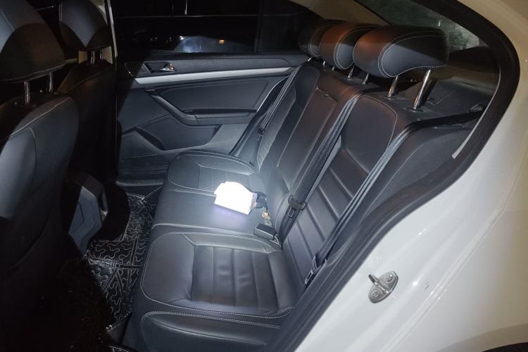 Used Volkswagen Lavida 2017 1.6L Automatic Comfort Edition
