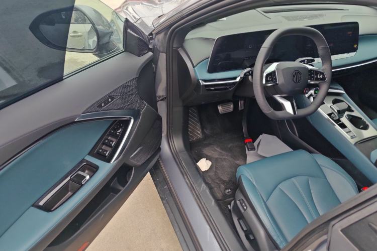 Used MG 7 2023 2.0T Automatic Trophy+ Ignition Glory Edition
