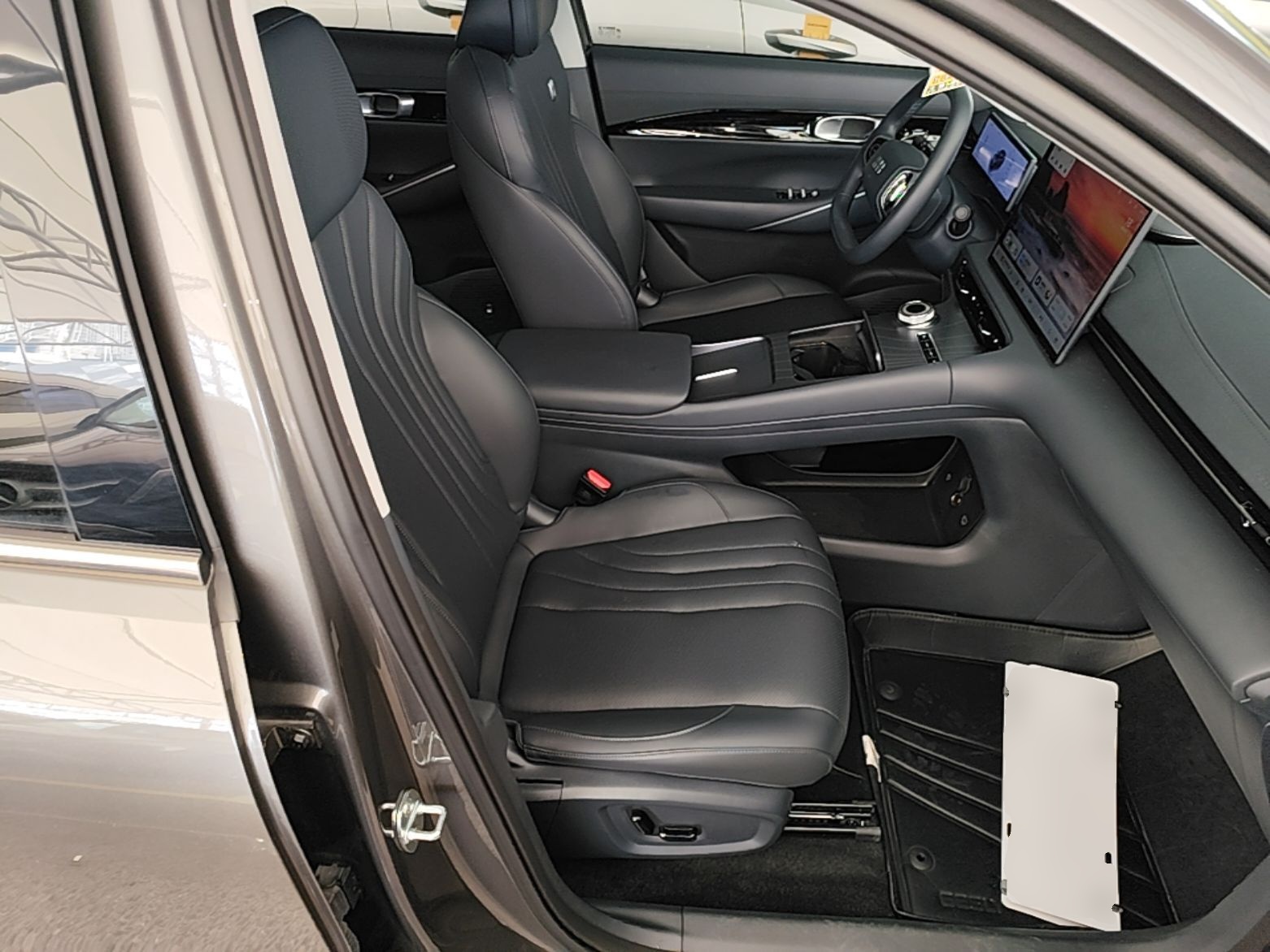 Geely Galaxy E5 2026 Model 610km Exploration+ Edition — снимка 19