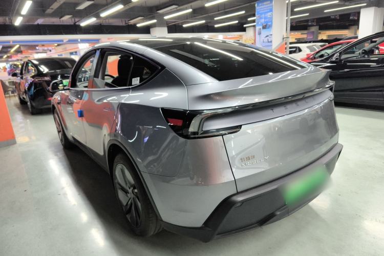 Used Tesla Model Y 2025 Rear-Wheel-Drive Version
