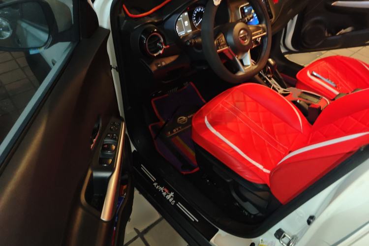 Used Nissan Kicks 2018 1.5L CVT Smart Connect Luxury Edition
