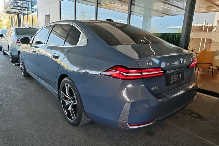 Used BMW i5 2025 eDrive 40L Luxury Package
