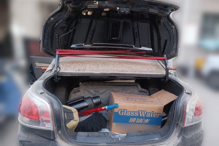 Used Baojun 630 2013 1.5L manual standard version
