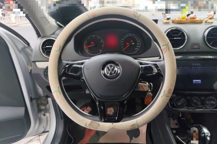 Used Volkswagen Jetta 2017 1.5L Automatic Comfort Model Steering Wheel