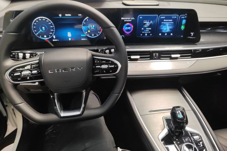 Used Chery Tiggo 7 PLUS 2023 Champion Edition 1.5TGDI DCT Prestige Model Center Console