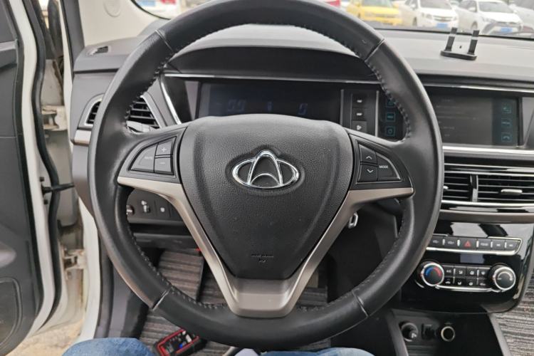 Used CHANGAN KAICHENG Oushang A600 2016 1.5L Manual Luxury 7-Seater Steering Wheel