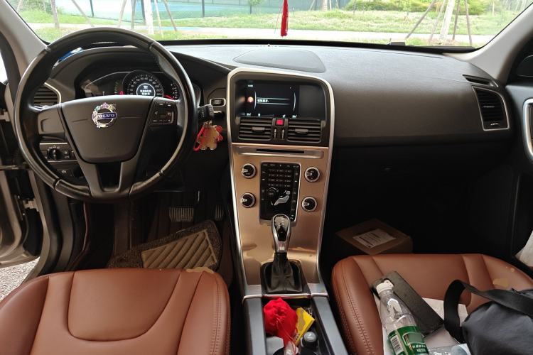 Used Volvo XC60 2015 T5 Smart Edition Center Console