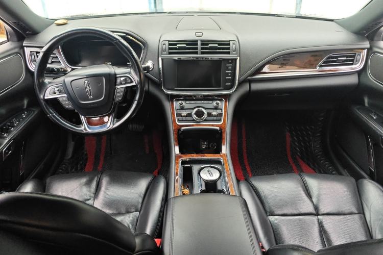 Used Lincoln Continental 2018 2.0T Two-Wheel Drive Deluxe Edition Center Console