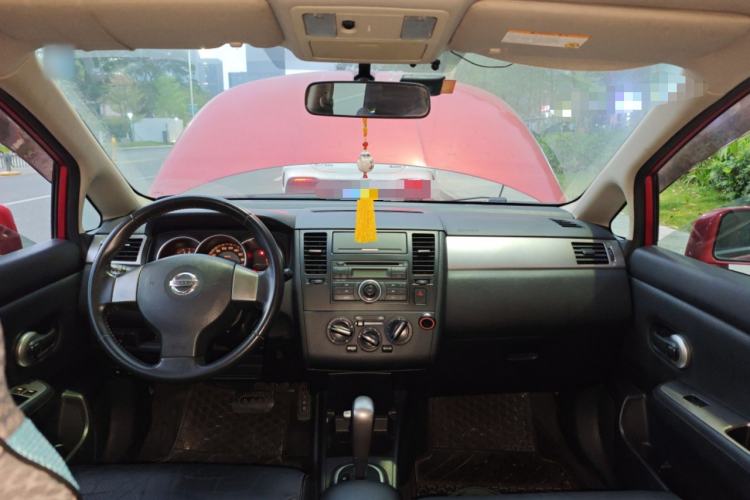 Used Nissan Tiida 2006 1.6 GE AT Center Console
