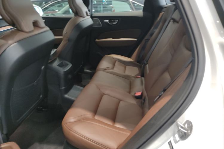 Used Volvo XC60 New Energy 2025 Plug-in Hybrid Long-Range All-Wheel Drive Smart Luxury Edition
