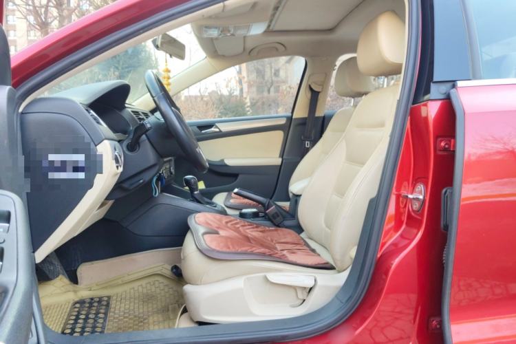 Used Volkswagen Sagitar 2012 1.4TSI Automatic Luxury Edition Left Front Seat